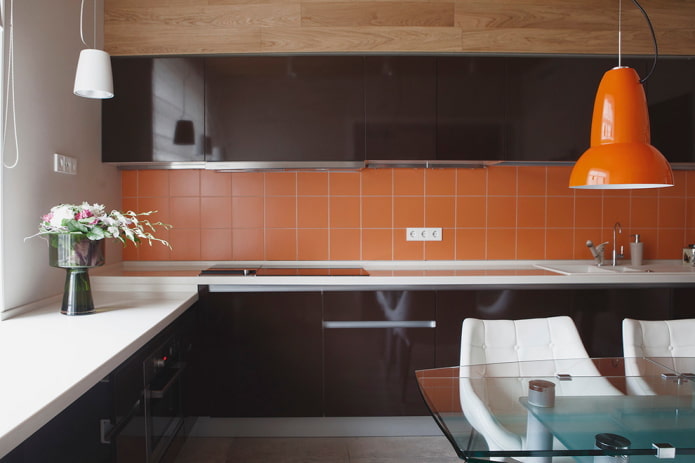 couleur du tablier dans l'intérieur de la cuisine