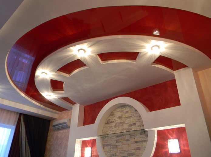 Structure de plafond figurée en forme de demi-cercle