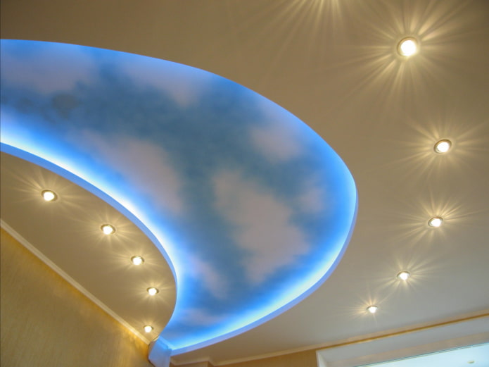 Structure de plafond figurée en forme de demi-cercle