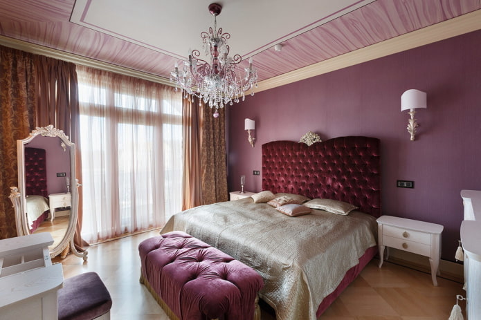 meubles dans une chambre lilas