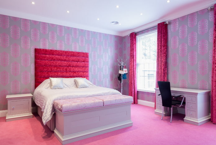 Intérieur de chambre rose et lilas