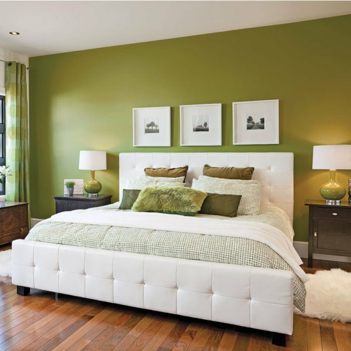 mur vert dans la chambre