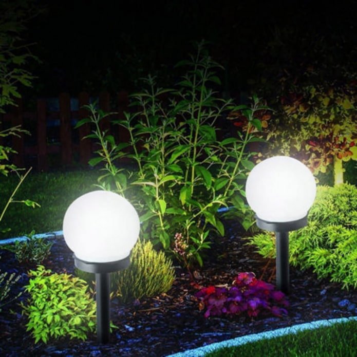 Lampe de jardin sur le site