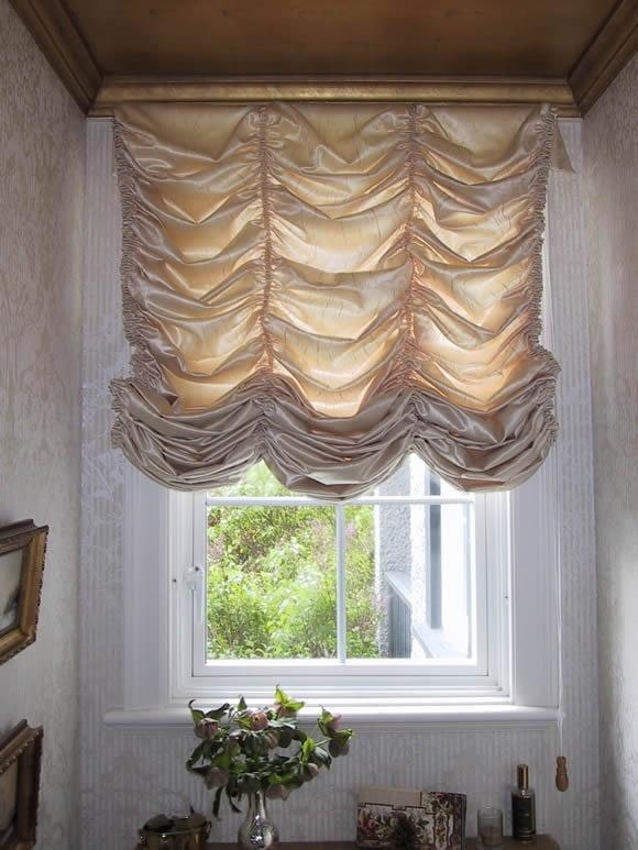 Auvents beiges à l'intérieur