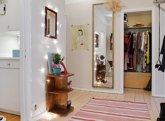 Aménagement intérieur de l'armoire du couloir