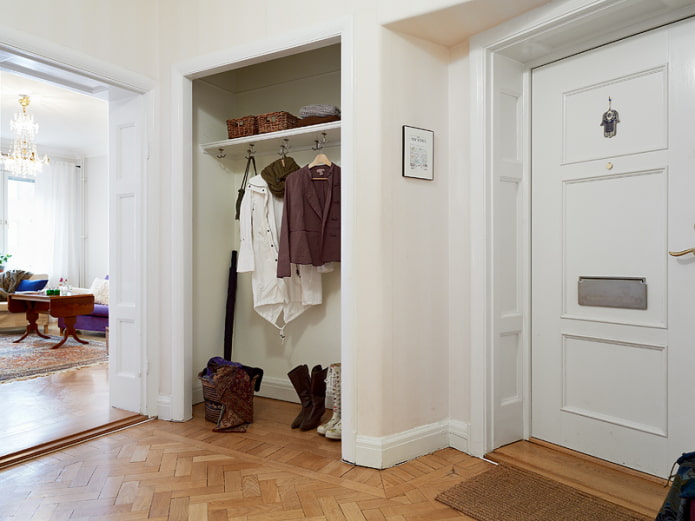 Aménagement du couloir avec dressing