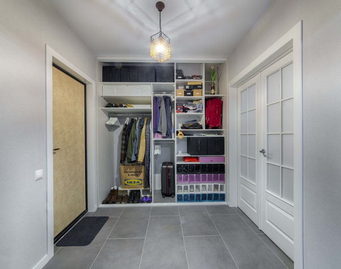 Aménagement du couloir avec dressing
