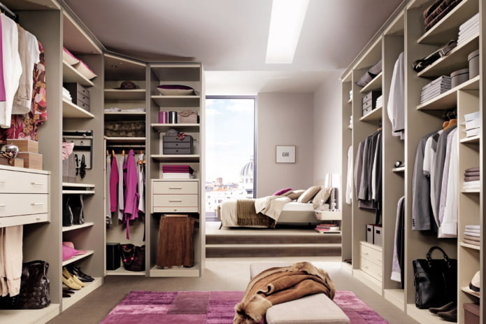 Dressing traversant dans une chambre