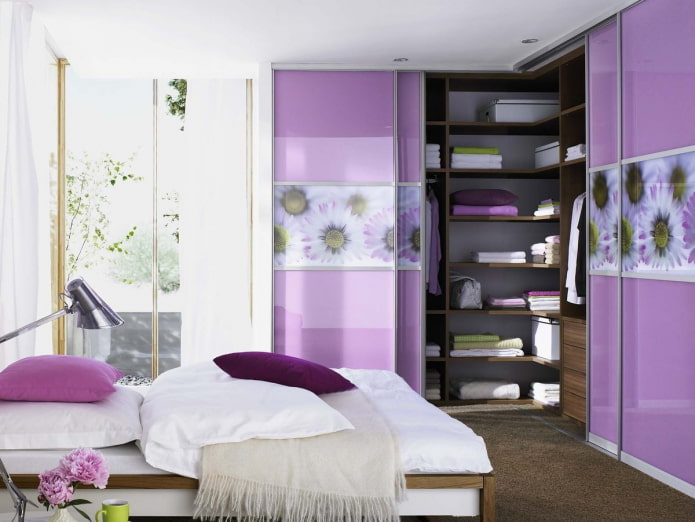 Dressing d'angle dans la chambre