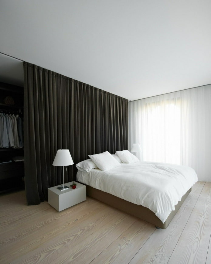 dressing derrière le lit dans la chambre