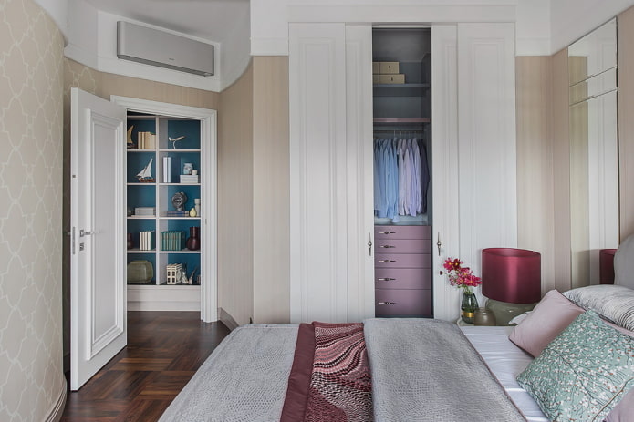 built-in armoire dans l'intérieur de la chambre