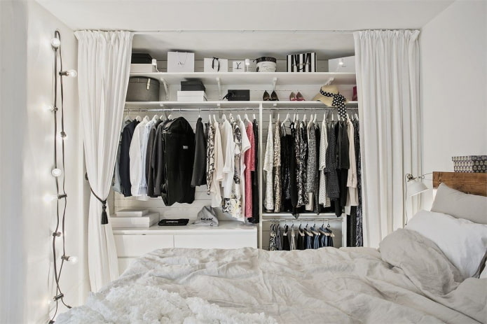 Conception d'un dressing dans une chambre