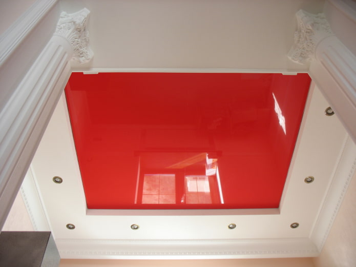 Construction en plaques de plâtre avec tissu extensible brillant
