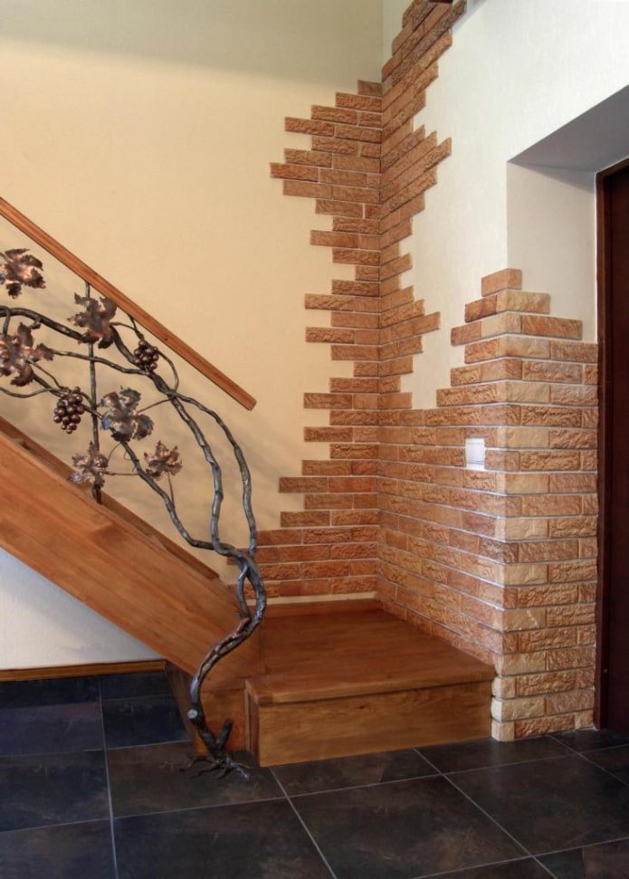 carreaux de plâtre dans le coin de l'intérieur