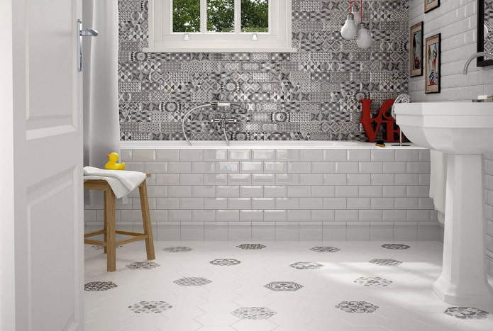 Paroi de salle de bain en carrelage émaillé