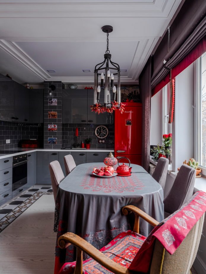 cuisine brillante foncée