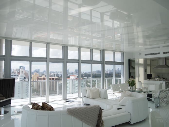 Plafond blanc à un niveau