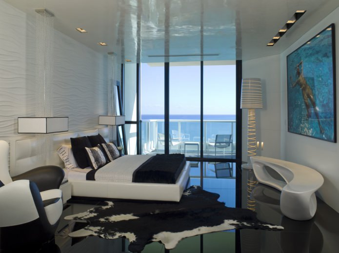 Chambre avec fenêtres panoramiques