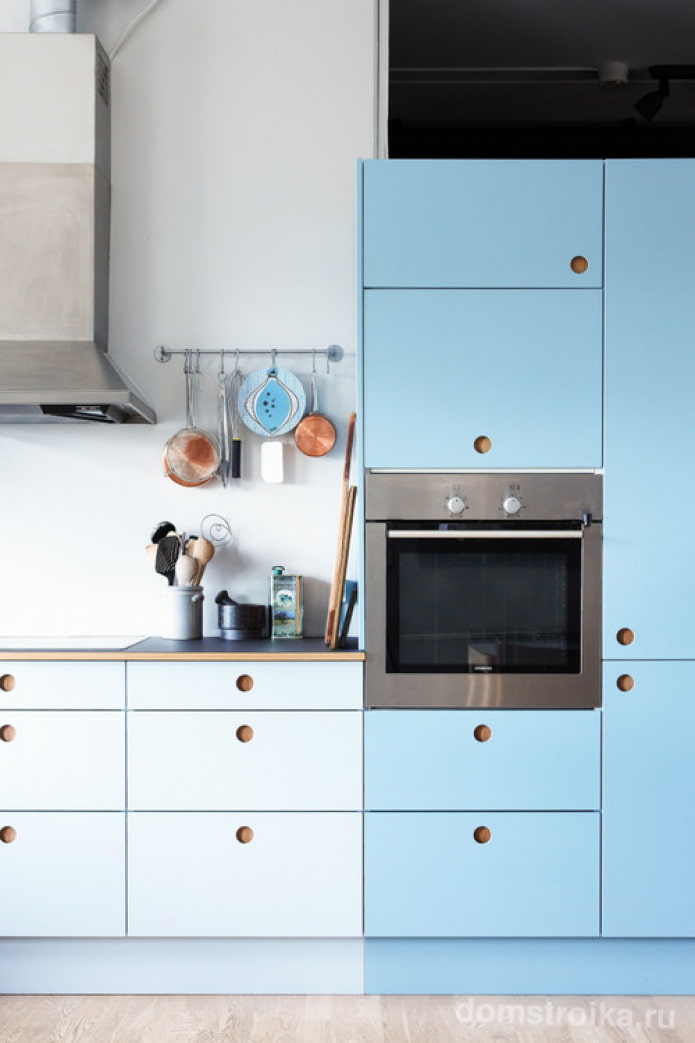 Façades sans poignées dans la cuisine