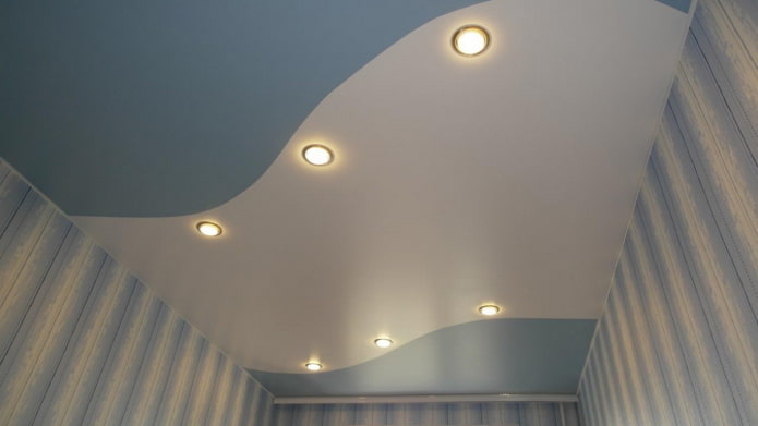 Plafond tendu blanc et bleu
