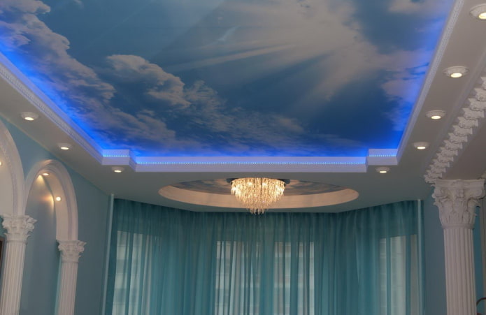 Plafond tendu bleu avec impression photo