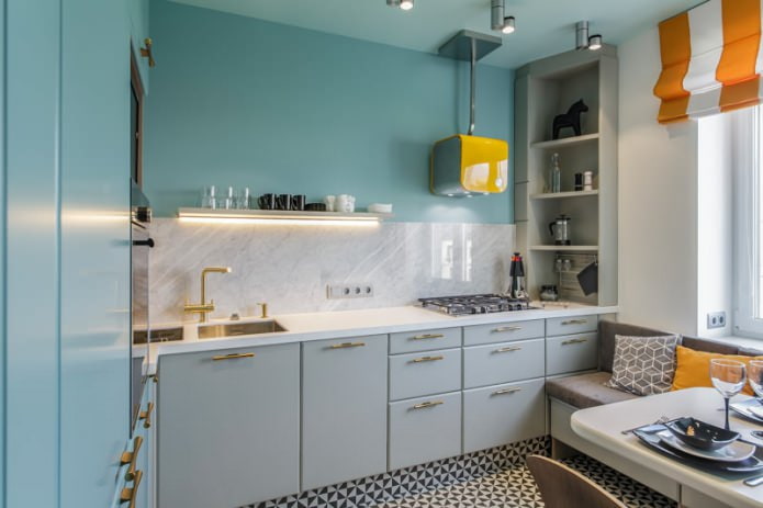 Couleur gris-bleu dans l'intérieur de la cuisine