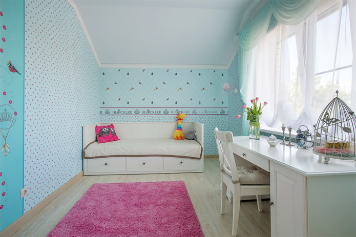 Chambre d'enfant bleue de style provençal