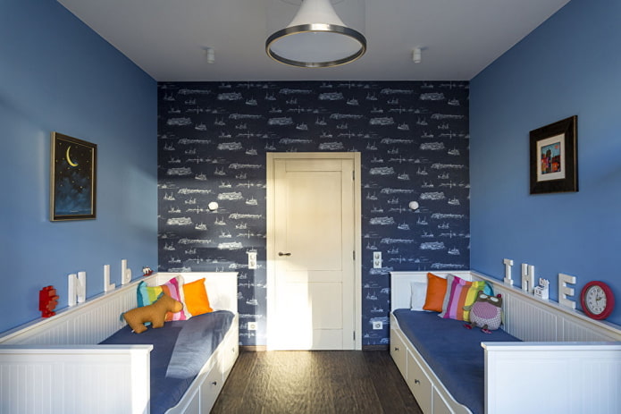 décoration à l'intérieur d'une chambre d'enfant dans des tons bleus