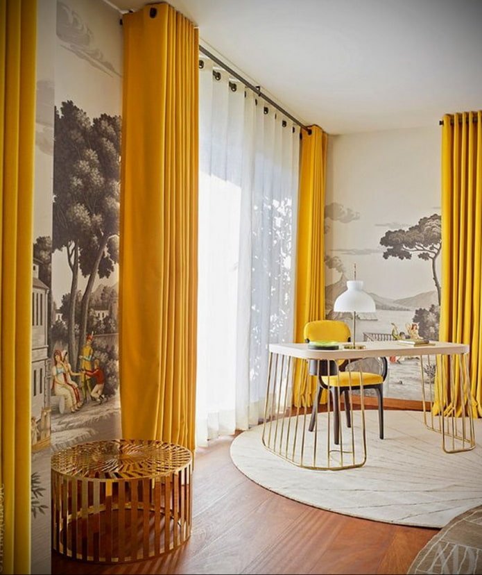 rideaux dans la chambre d'enfant