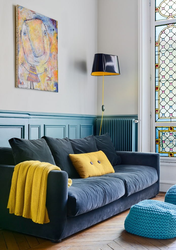 coussins pour un canapé bleu