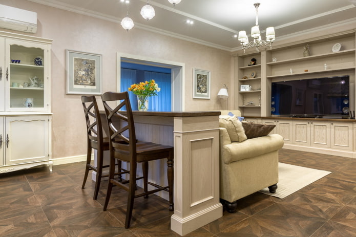 Intérieur de salon aux tons marron et beige