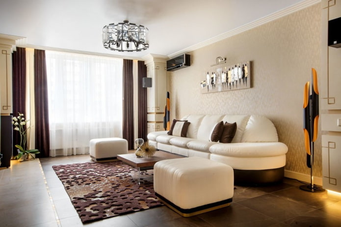 Intérieur de salon dans les tons marron et beige