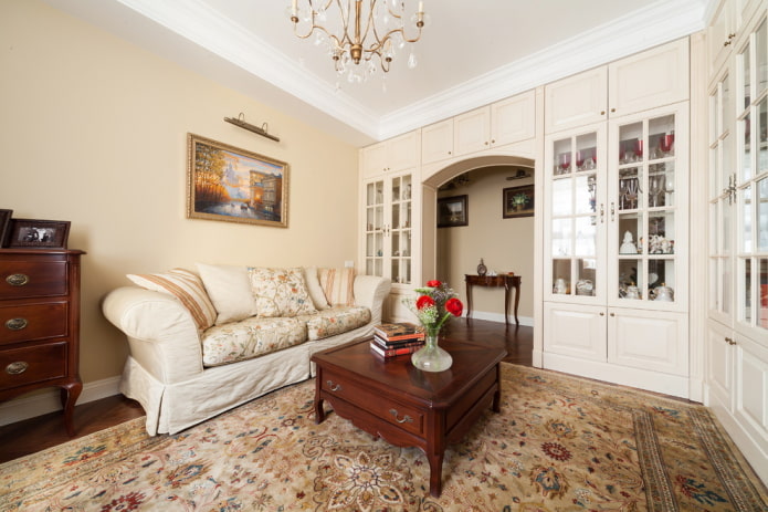 meubles dans le hall dans les tons beiges