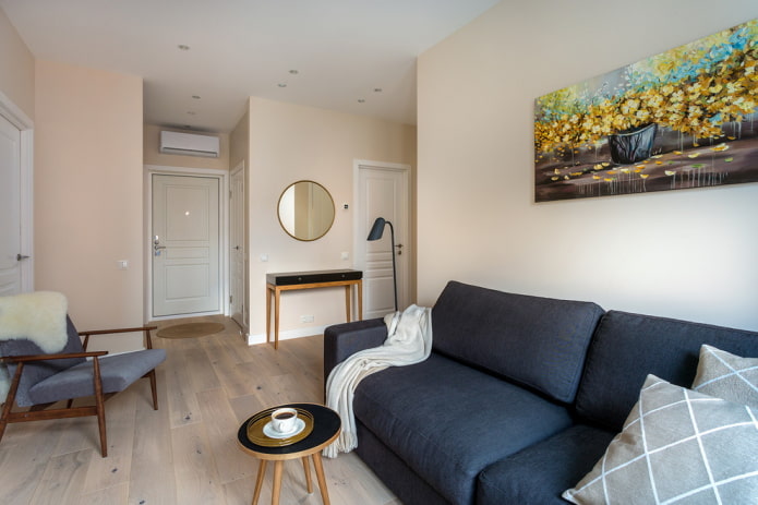 Finition du sol beige à l'intérieur du hall