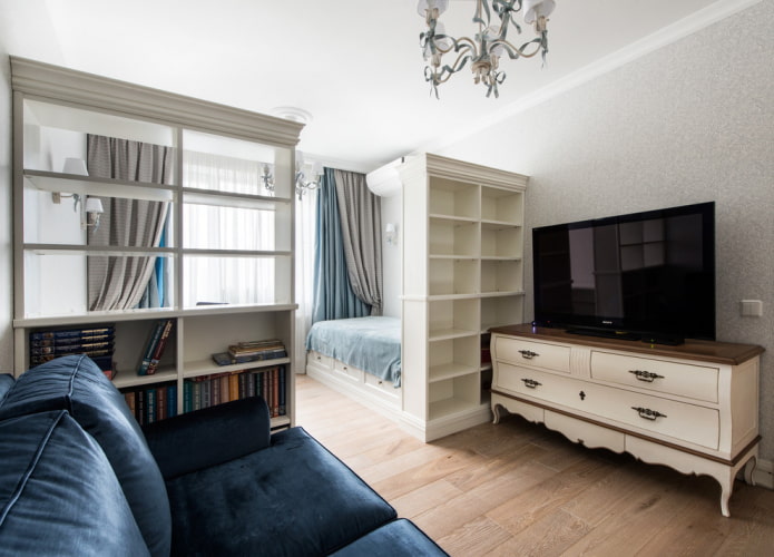 Espace nuit dans le salon d'un appartement Khrouchtchev
