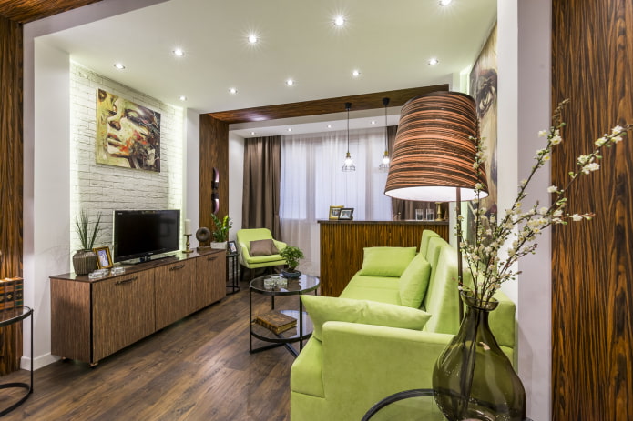 Rideaux et décoration dans le hall d'une Khrouchtchevka