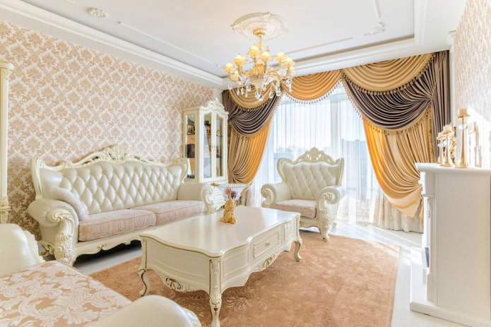 rideaux et décoration dans le salon de style classique style