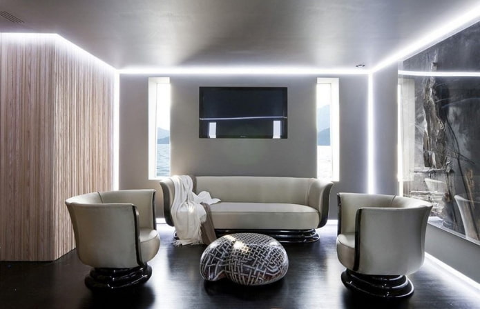 Éclairage au plafond du salon