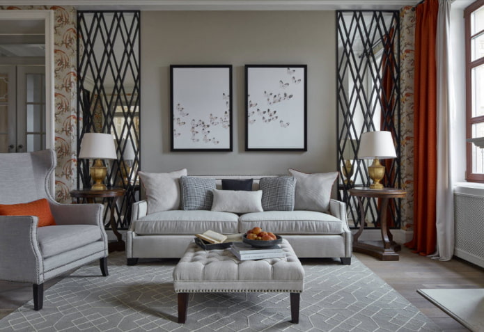 Intérieur d'un salon gris de style néoclassique