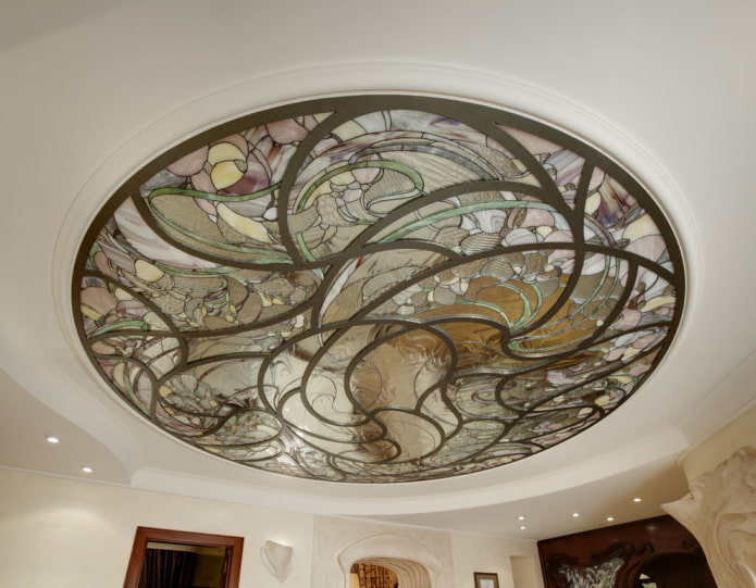 Plafond en vitrail
