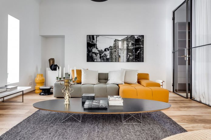 peinture noir et blanc sur un mur blanc