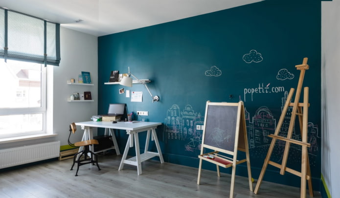 mur de tableau noir coloré