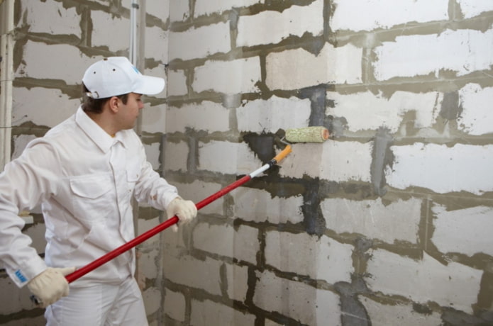 priming concrete blocks