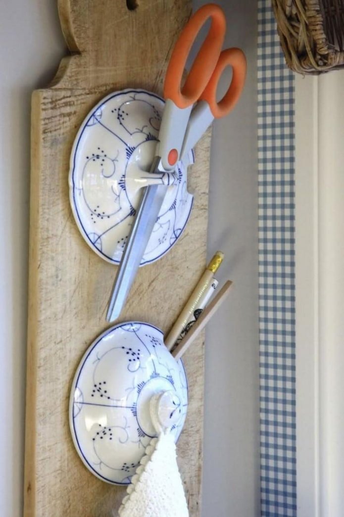 Support mural de cuisine en couvercles en porcelaine