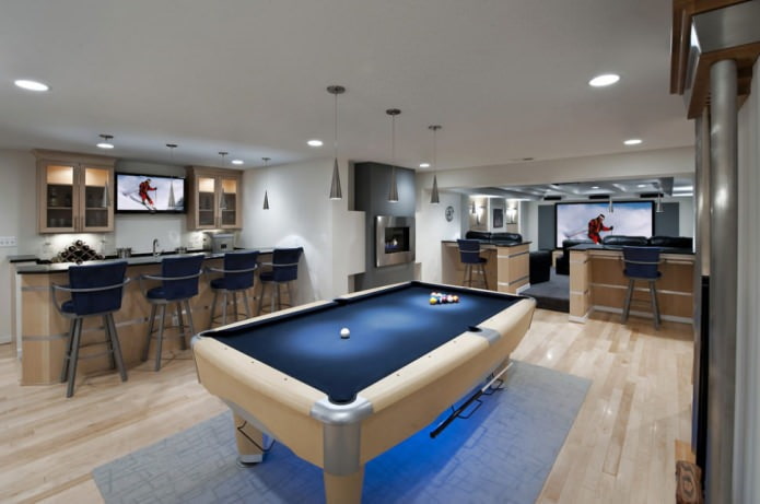 Intérieur de la salle de billard dans la maison