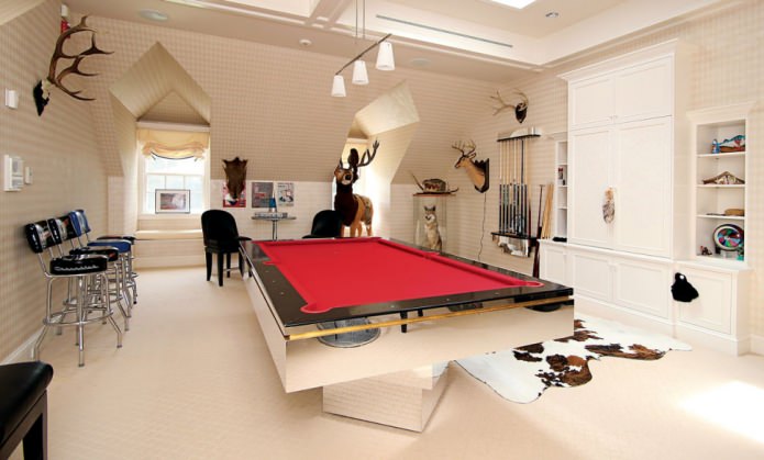 Intérieur de la salle de billard dans la maison