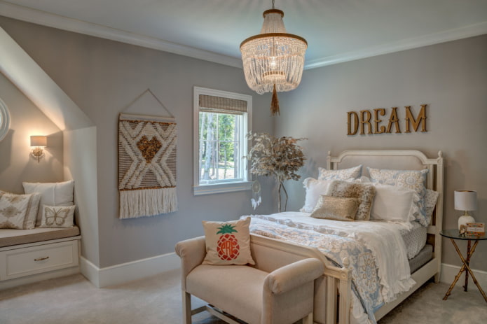 Intérieur d'une chambre d'enfant beige et grise