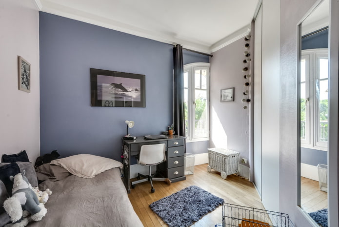 intérieur d'une chambre d'enfant bleu-gris