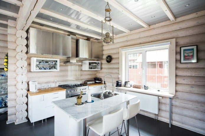 Conception de cuisine à l'intérieur d'une maison en rondins