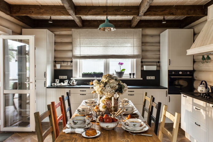 intérieur d'une maison en rondins de style scandinave